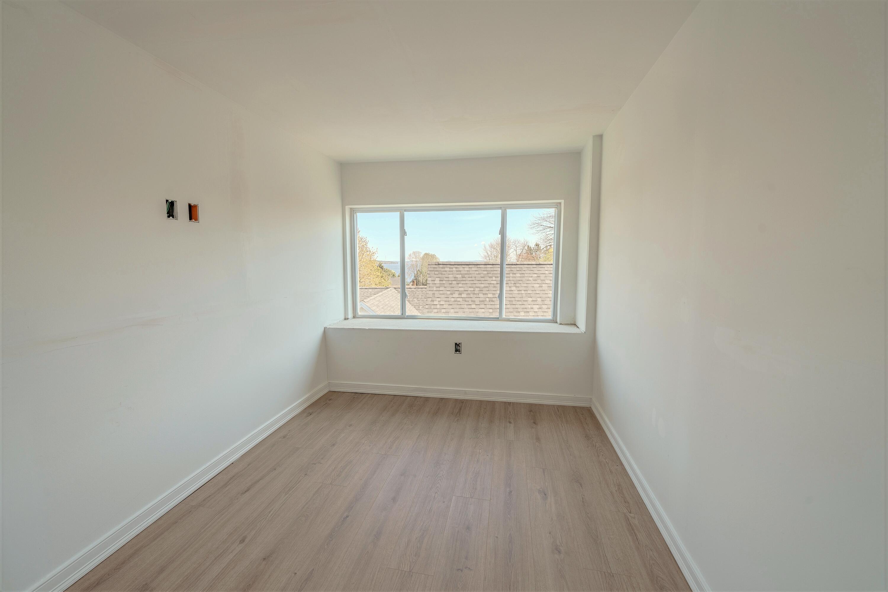 37 & 39 E Main Street Searsport ME 04974