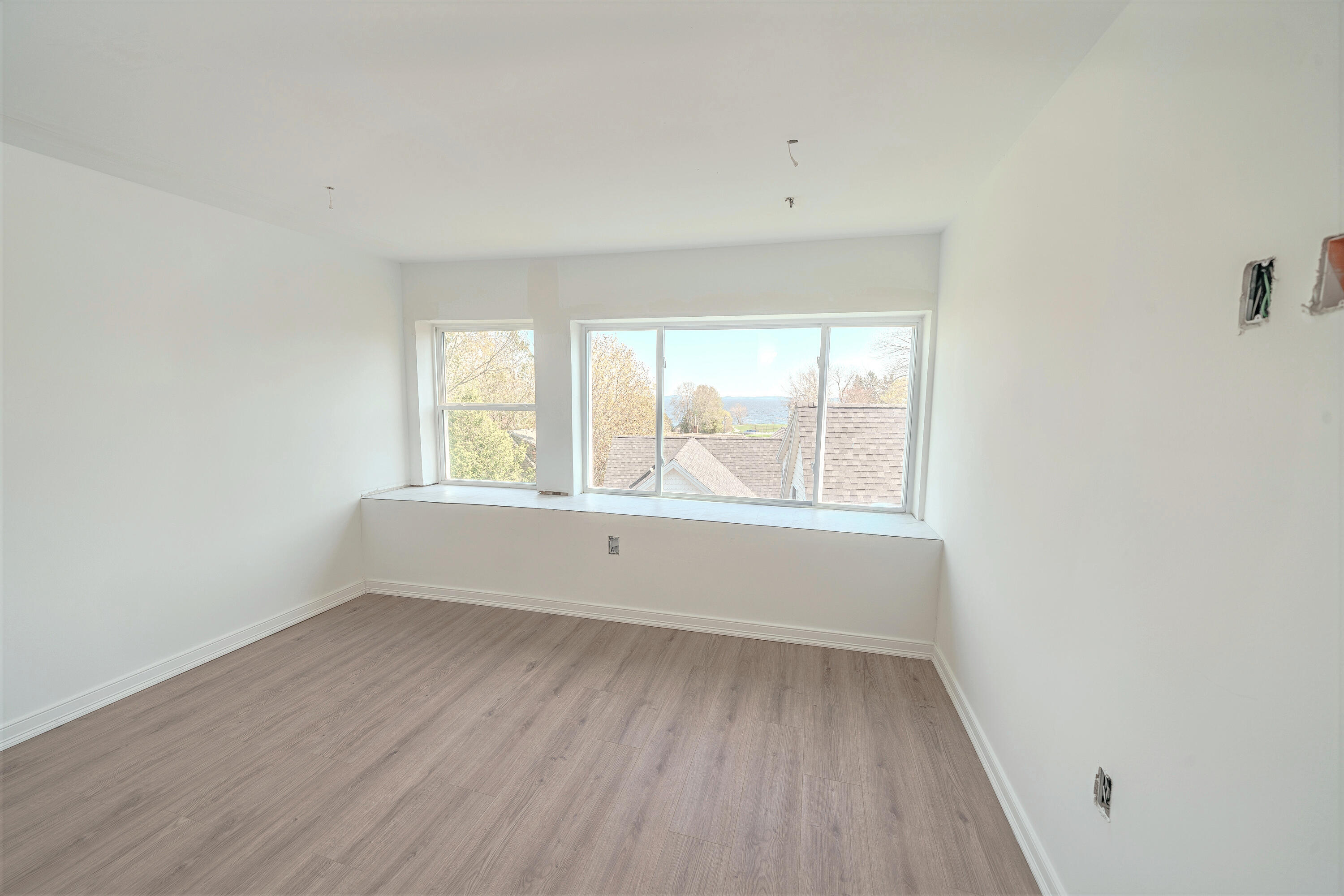 37 & 39 E Main Street Searsport ME 04974