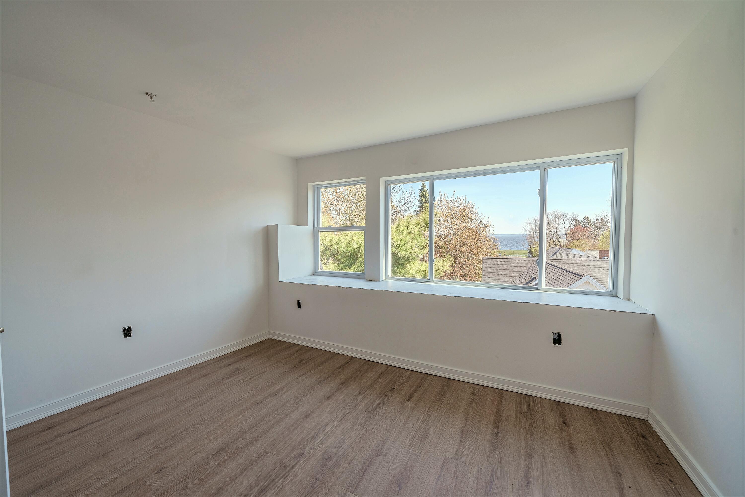 37 & 39 E Main Street Searsport ME 04974