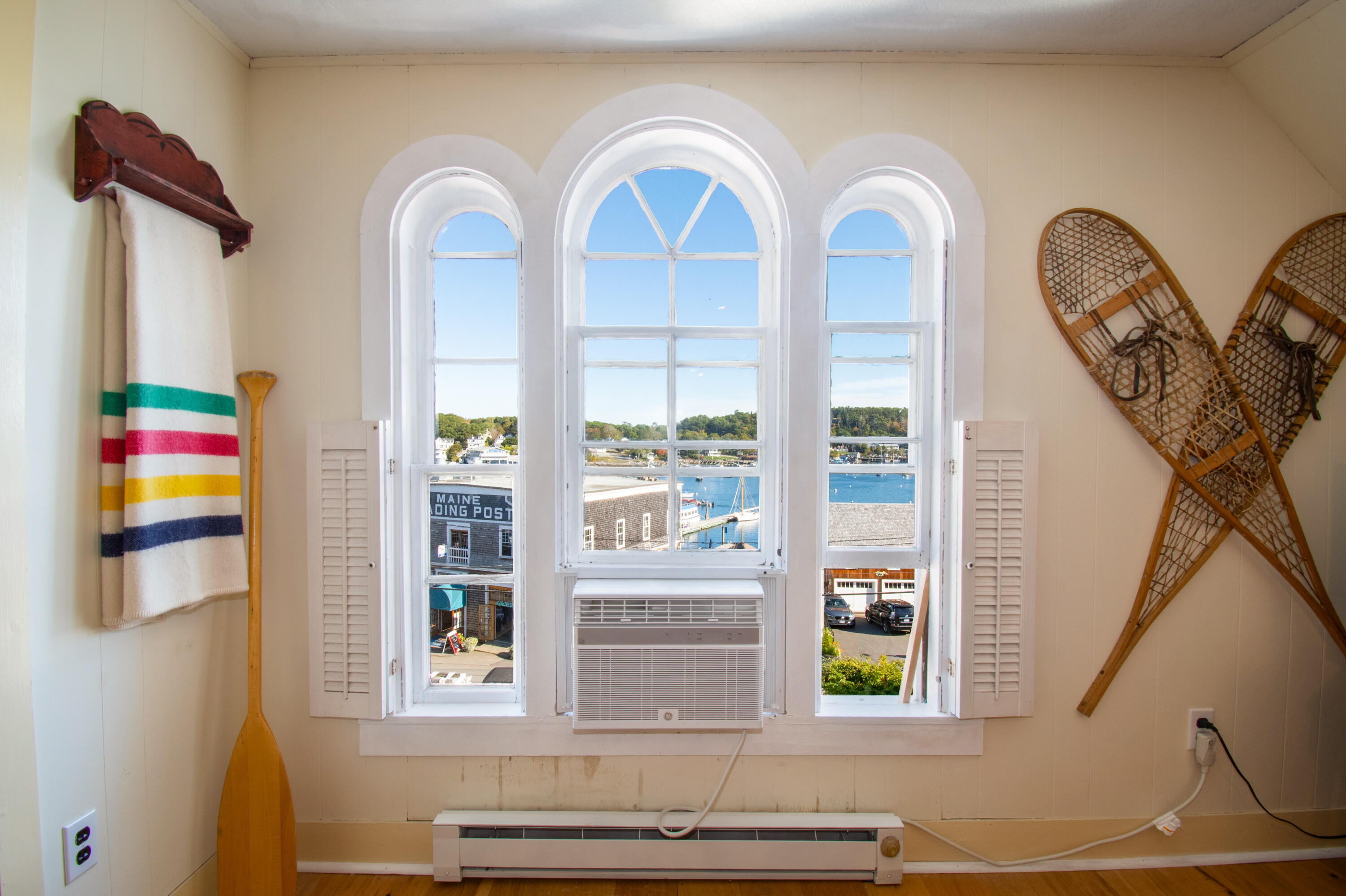 53 Commercial Street Boothbay Harbor ME 04538