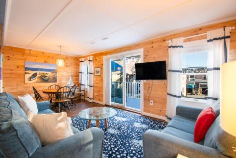 53 Commercial Street Boothbay Harbor ME 04538