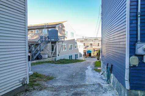 53 Commercial Street Boothbay Harbor ME 04538