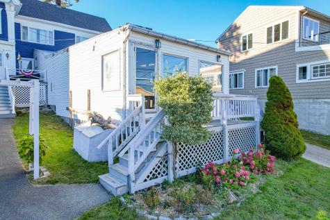 53 Commercial Street Boothbay Harbor ME 04538