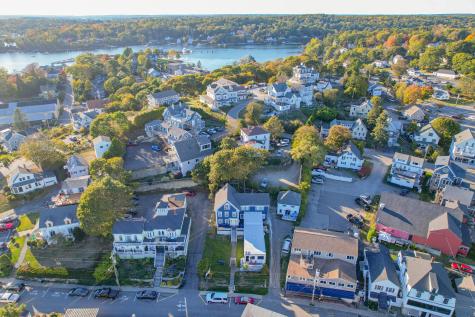 53 Commercial Street Boothbay Harbor ME 04538