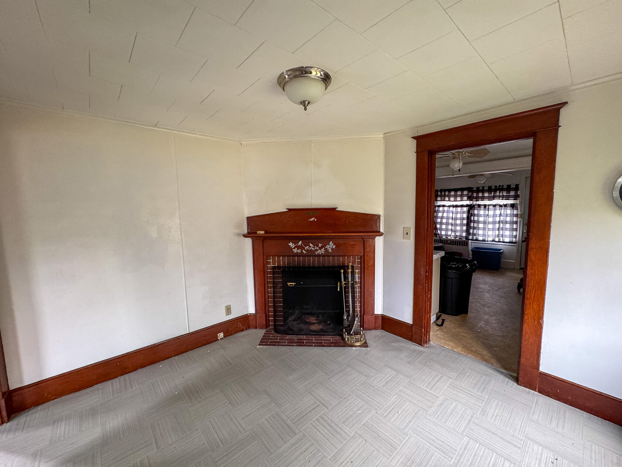 993 Main Road Holden ME 04429