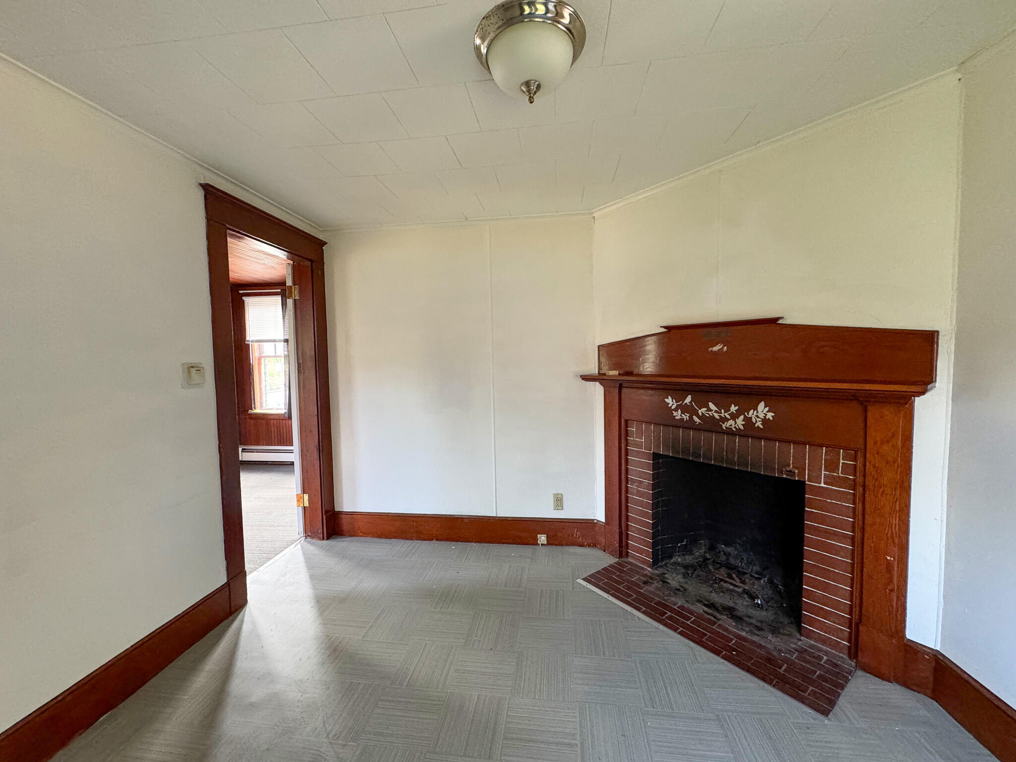 993 Main Road Holden ME 04429