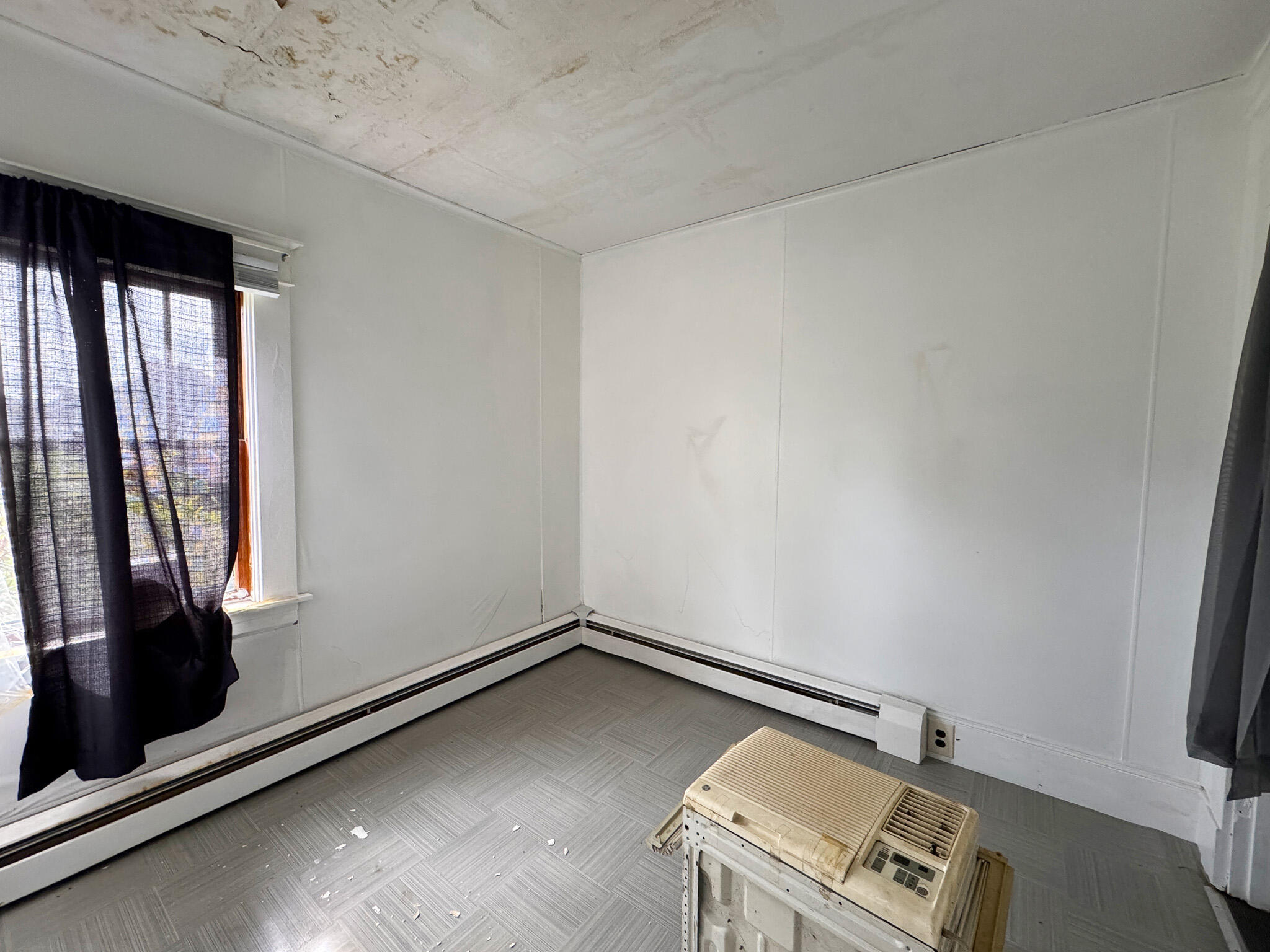 993 Main Road Holden ME 04429