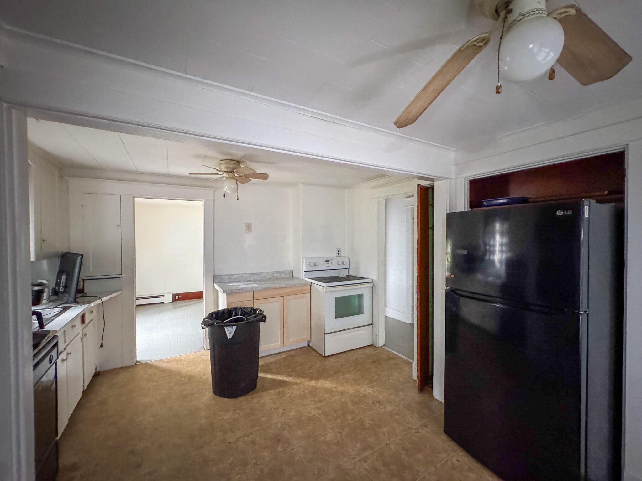 993 Main Road Holden ME 04429