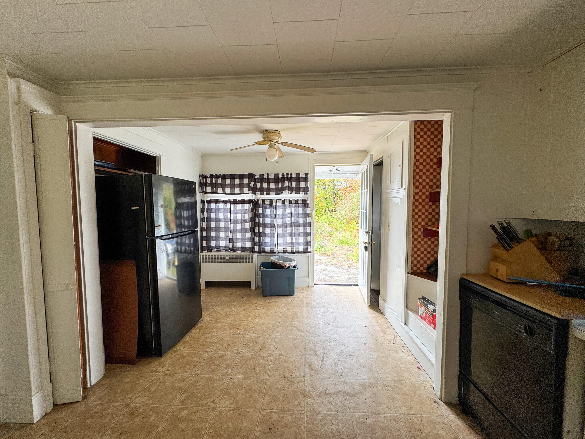 993 Main Road Holden ME 04429