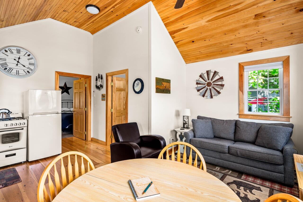 2076 Atlantic Highway Lincolnville ME 04849