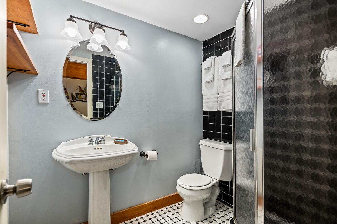 2076 Atlantic Highway Lincolnville ME 04849