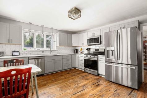 2076 Atlantic Highway Lincolnville ME 04849