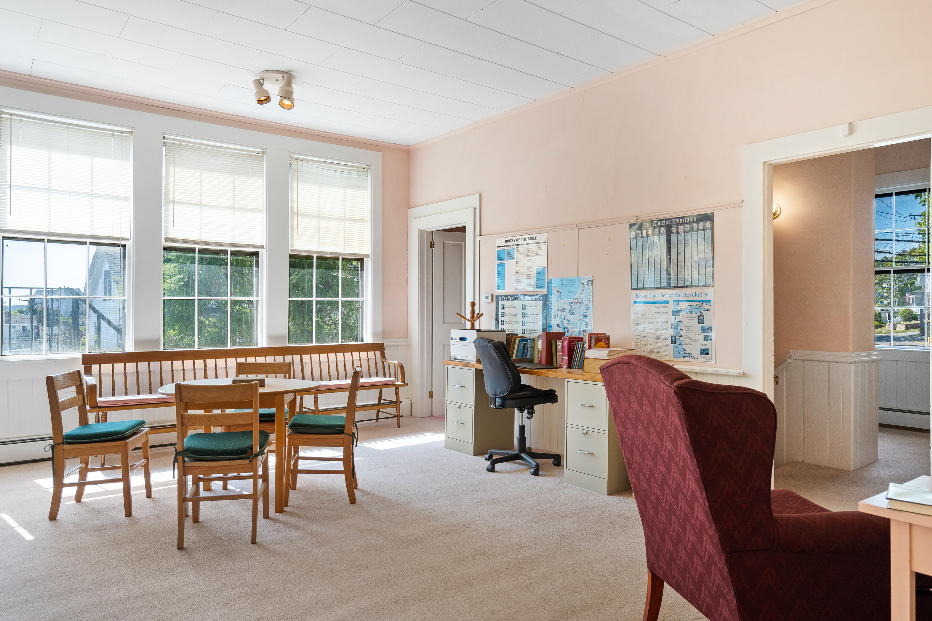 25 Oak Street Boothbay Harbor ME 04538