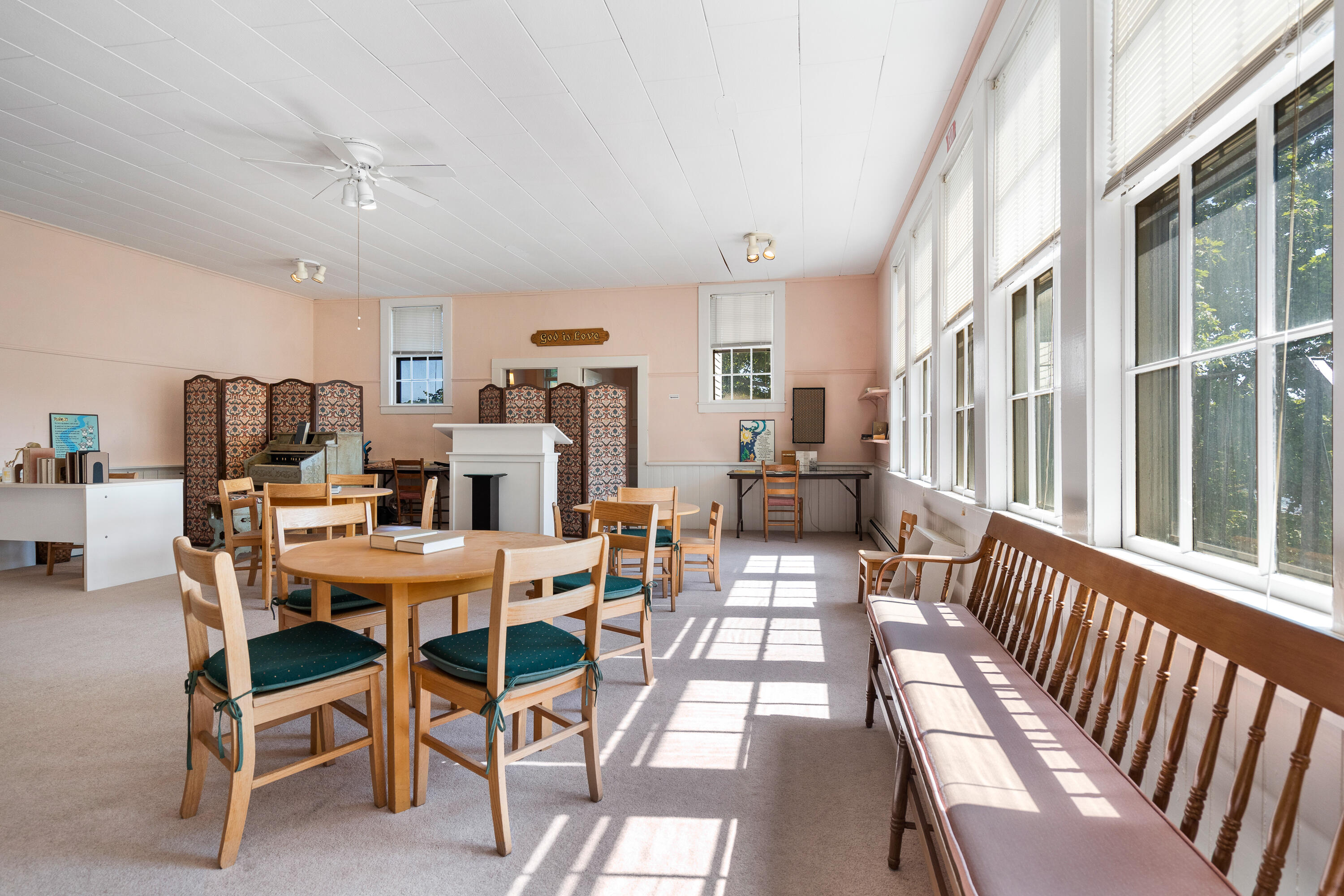 25 Oak Street Boothbay Harbor ME 04538