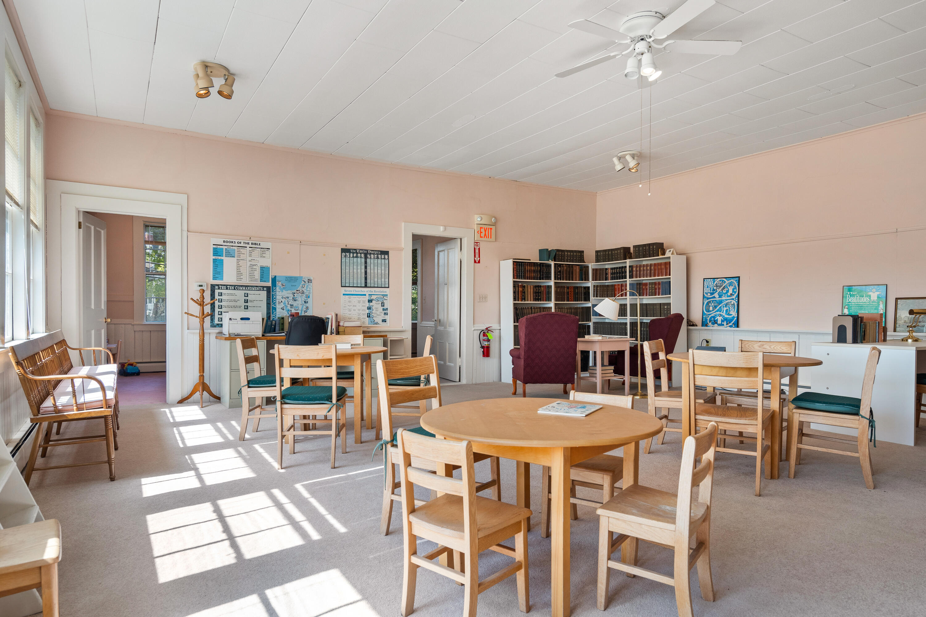 25 Oak Street Boothbay Harbor ME 04538