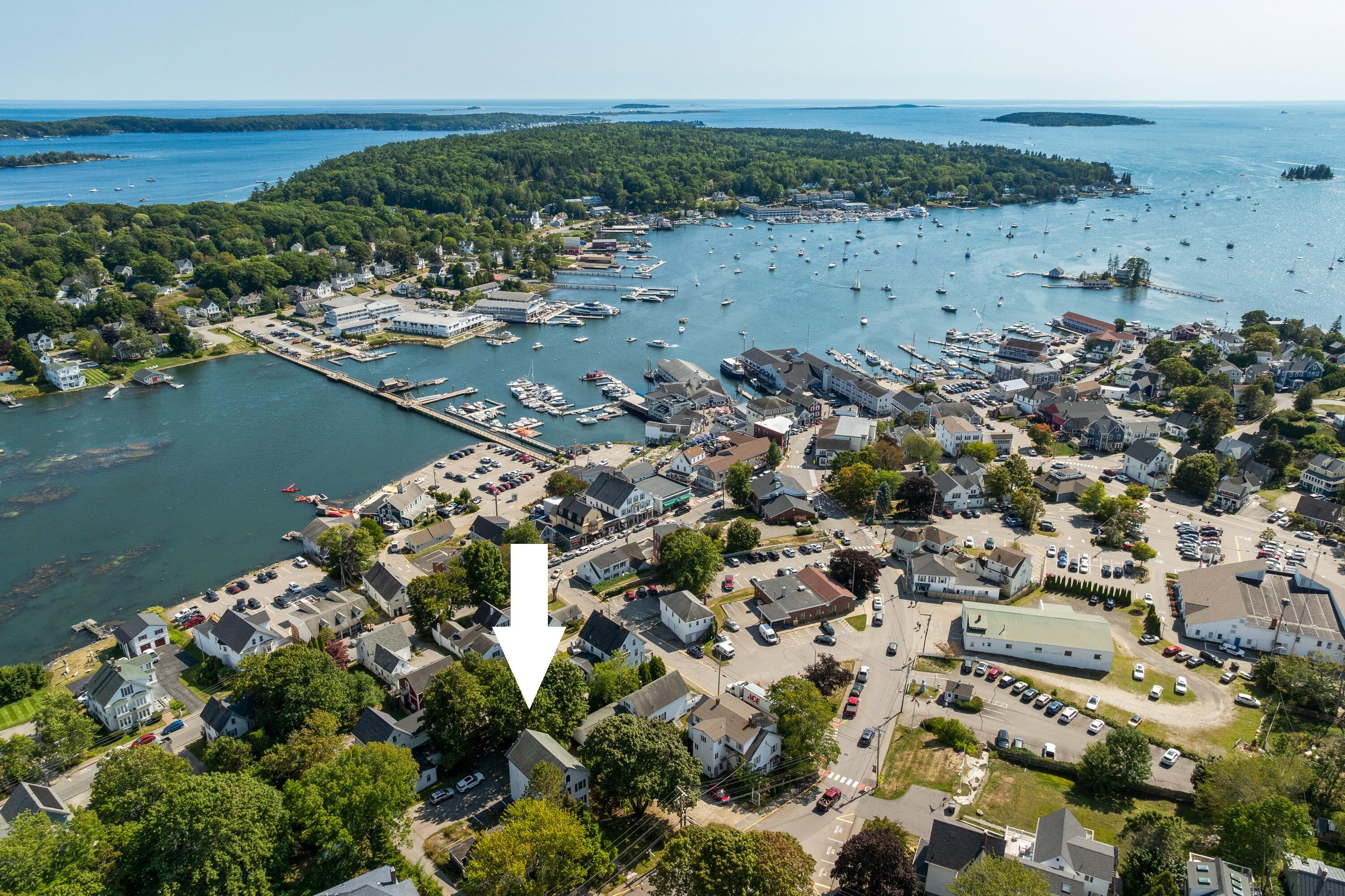 25 Oak Street Boothbay Harbor ME 04538