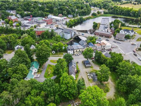 26 Lincoln Street Dover-foxcroft ME 04426