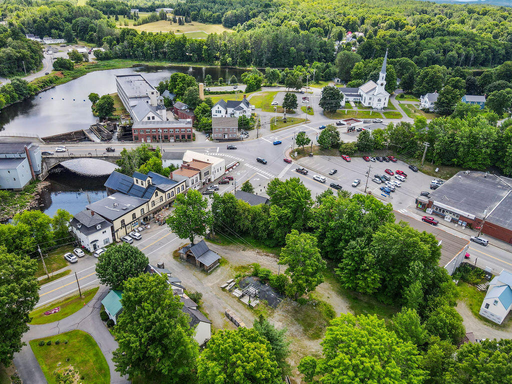 26 Lincoln Street Dover-foxcroft ME 04426