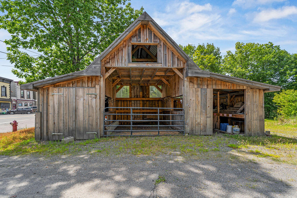 26 Lincoln Street Dover-foxcroft ME 04426