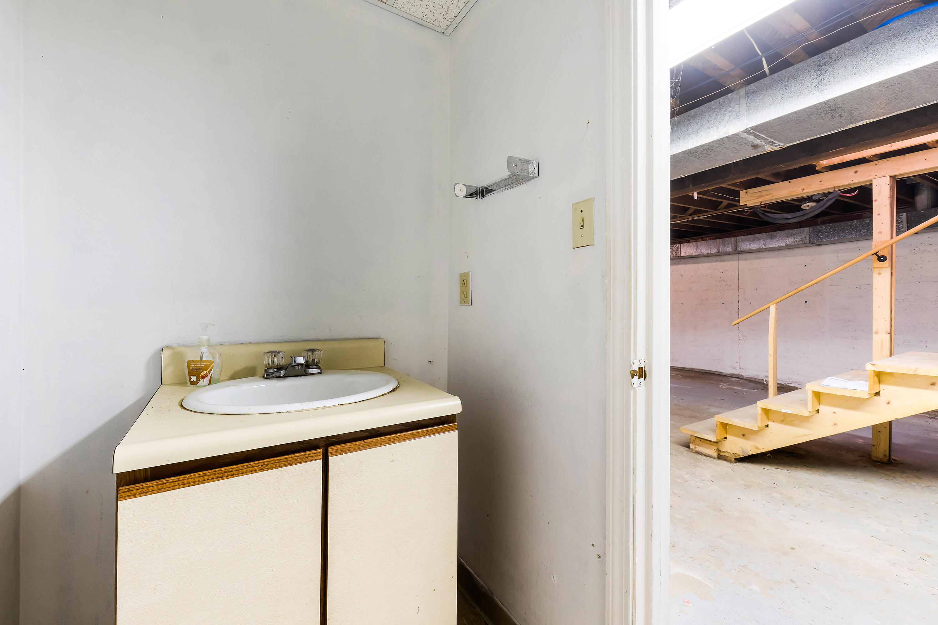 101 Leeman Highway Bath ME 04530