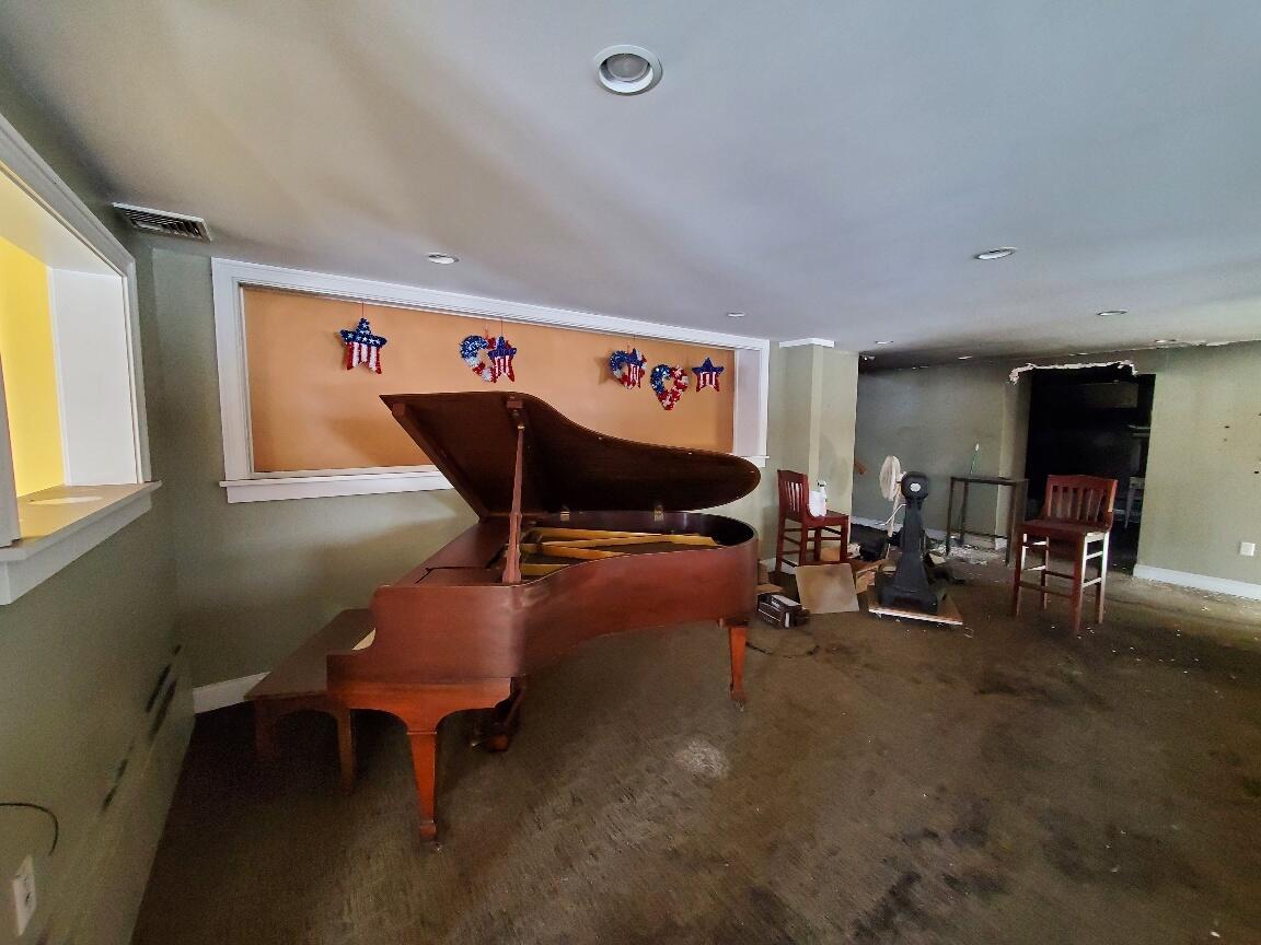 999 Main Road Eddington ME 04428