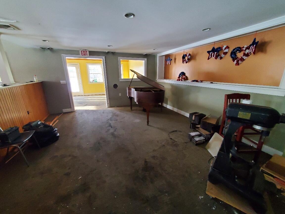 999 Main Road Eddington ME 04428