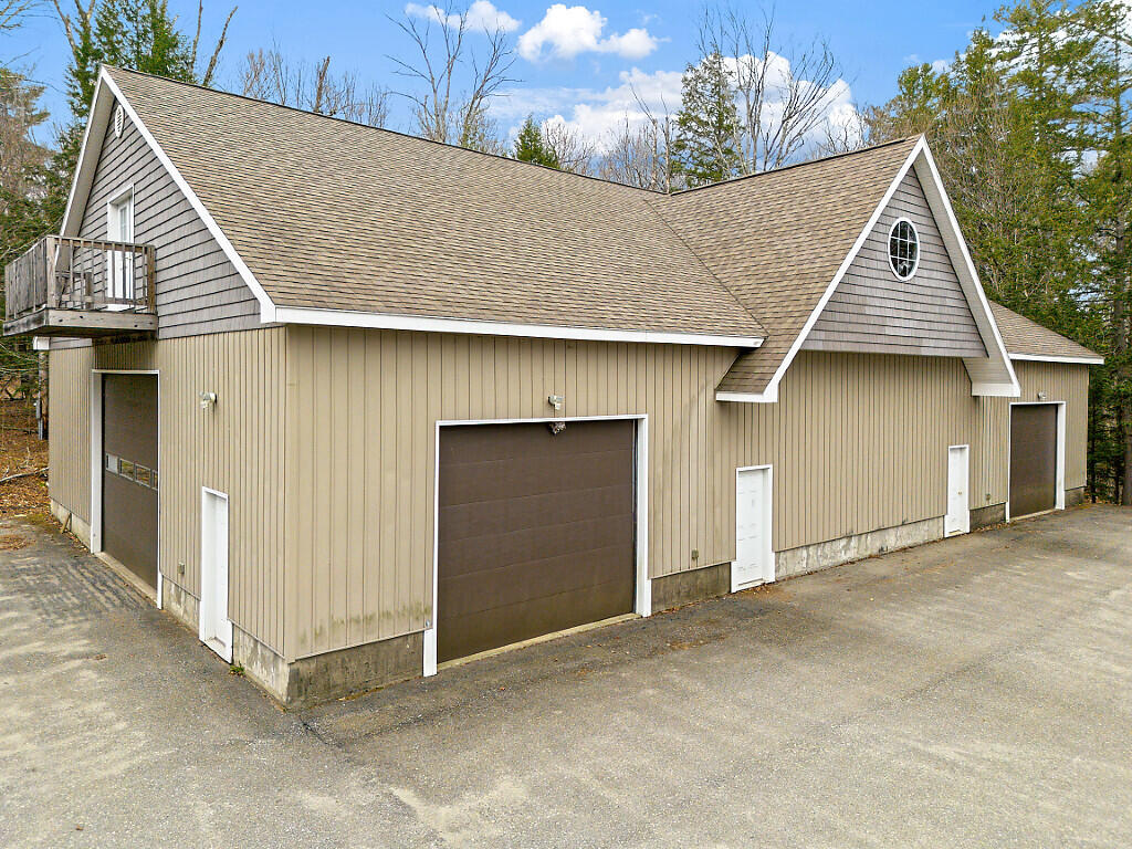 17 Aviator Place Oakland ME 04963