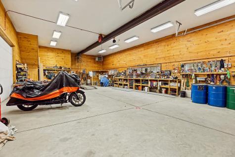 17 Aviator Place Oakland ME 04963
