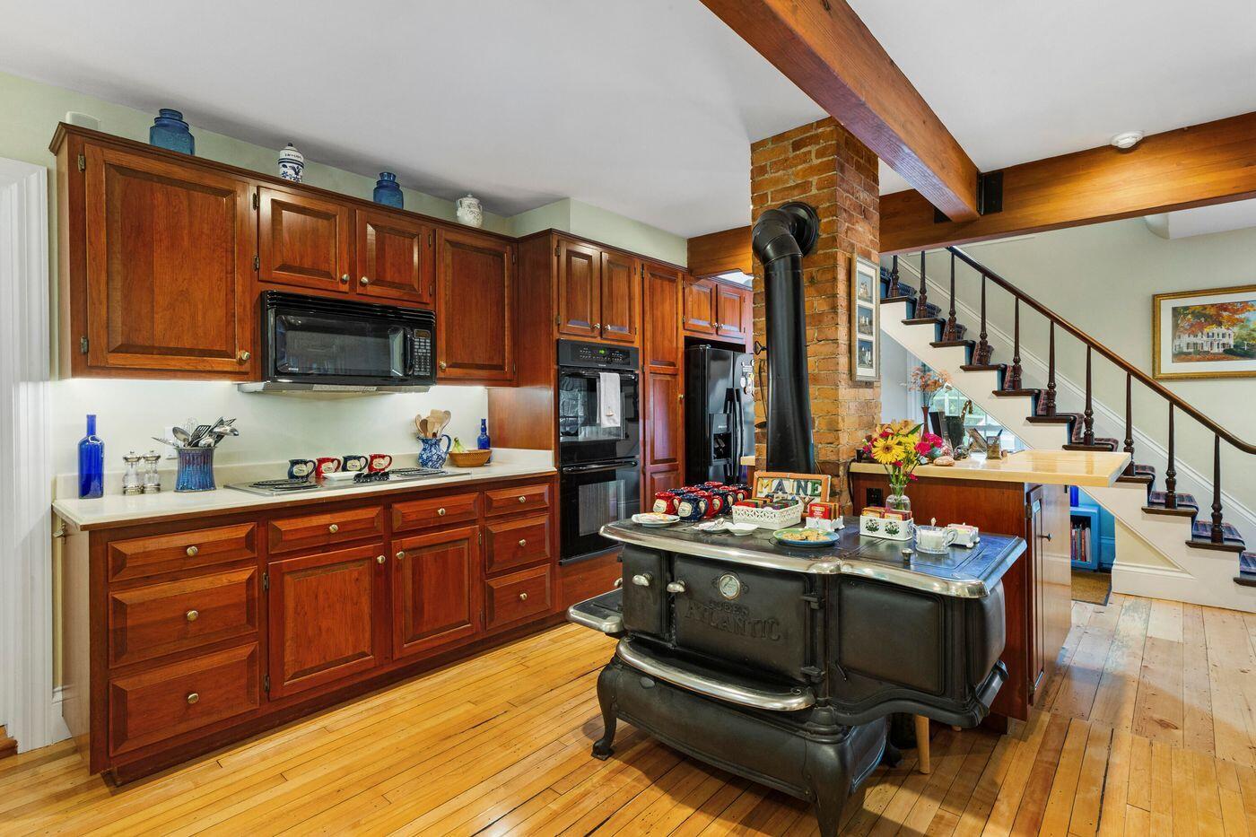 22 High Street Camden ME 04843