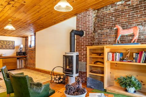 13 Friendship Road Waldoboro ME 04572