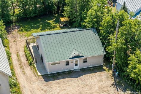 14 Mercer Road Norridgewock ME 04957