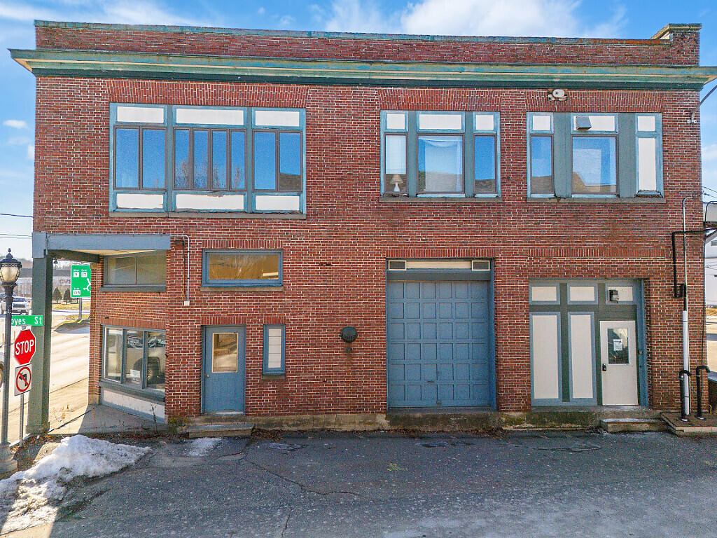 2 Bangor Street Augusta ME 04330