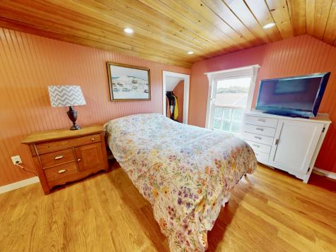 62 W Main Street Vinalhaven ME 04863