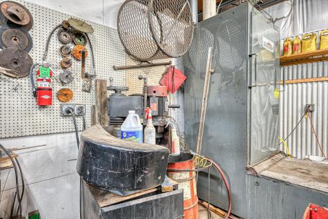 1235 Us-202 Winthrop ME 04364
