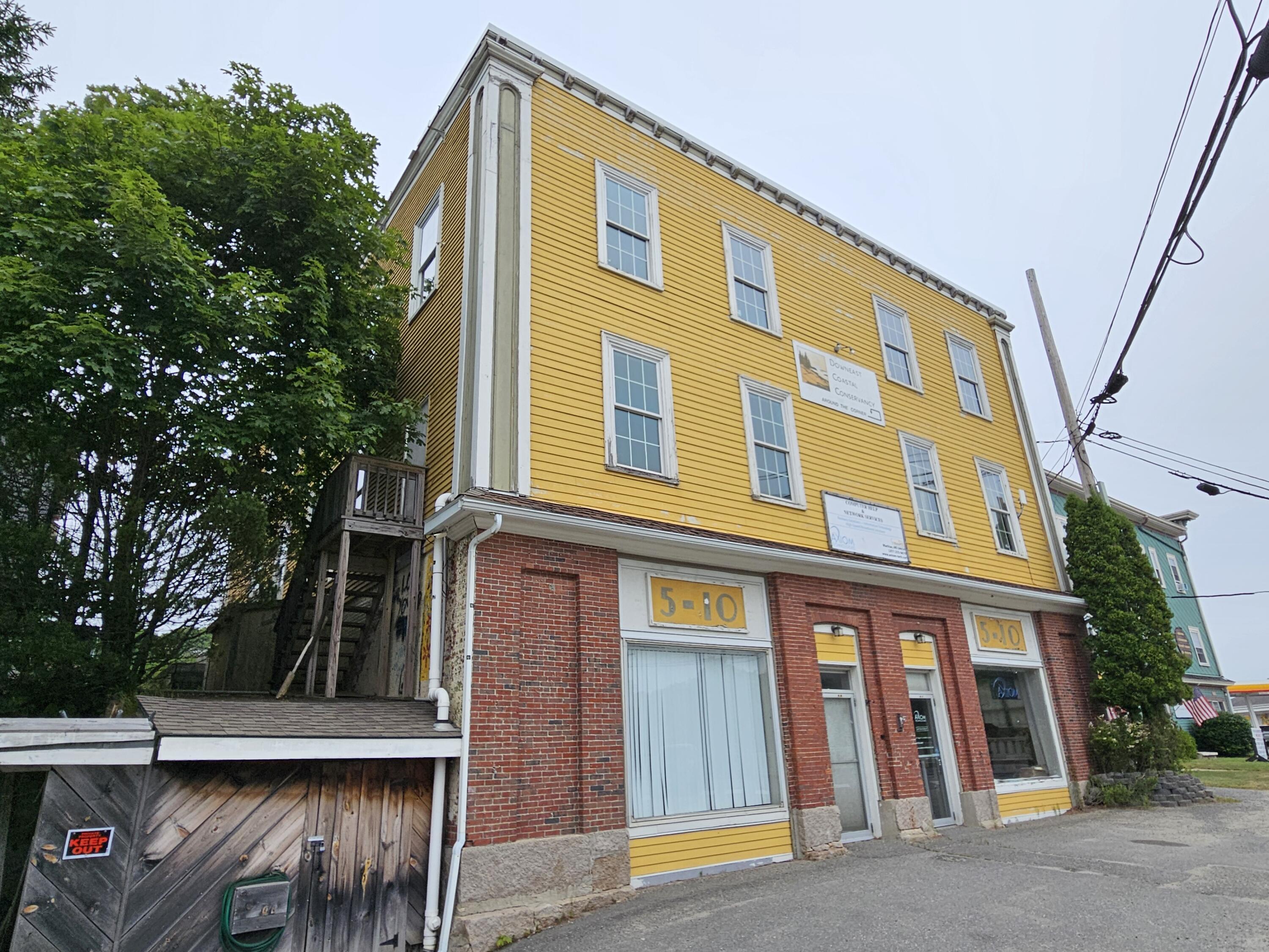 6 Colonial Way Machias ME 04654