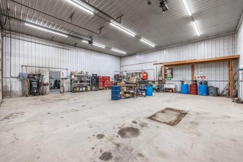 Howland ME 04448