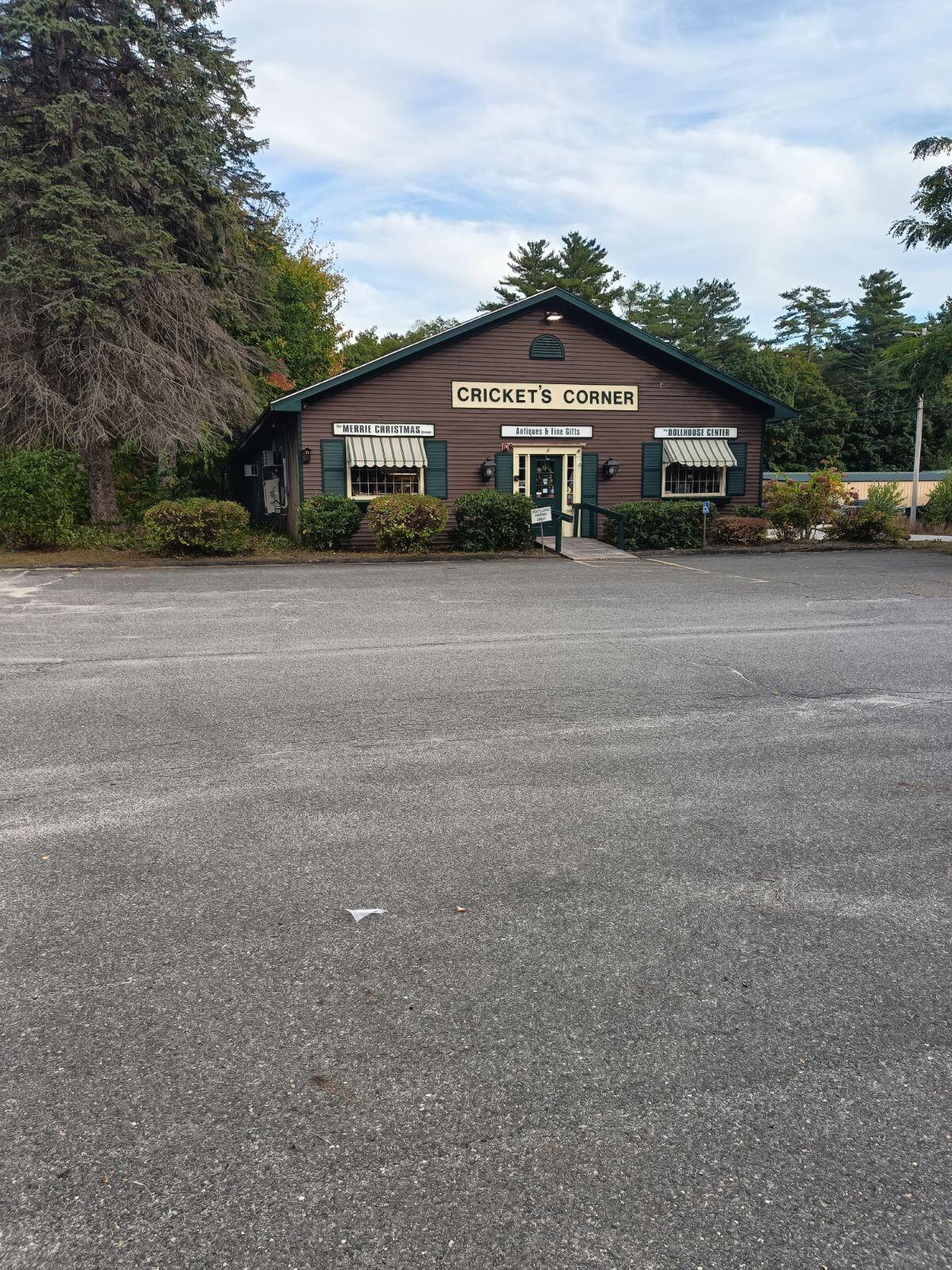 1223 Roosevelt Trail Raymond ME 04071