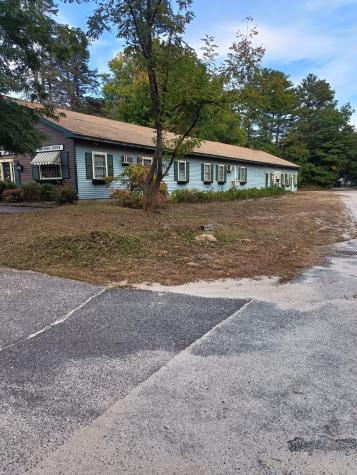 1223 Roosevelt Trail Raymond ME 04071