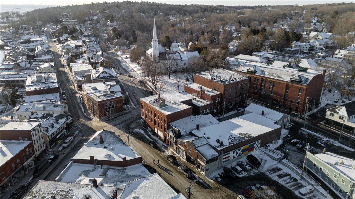 10 Mechanic Street Camden ME 04843