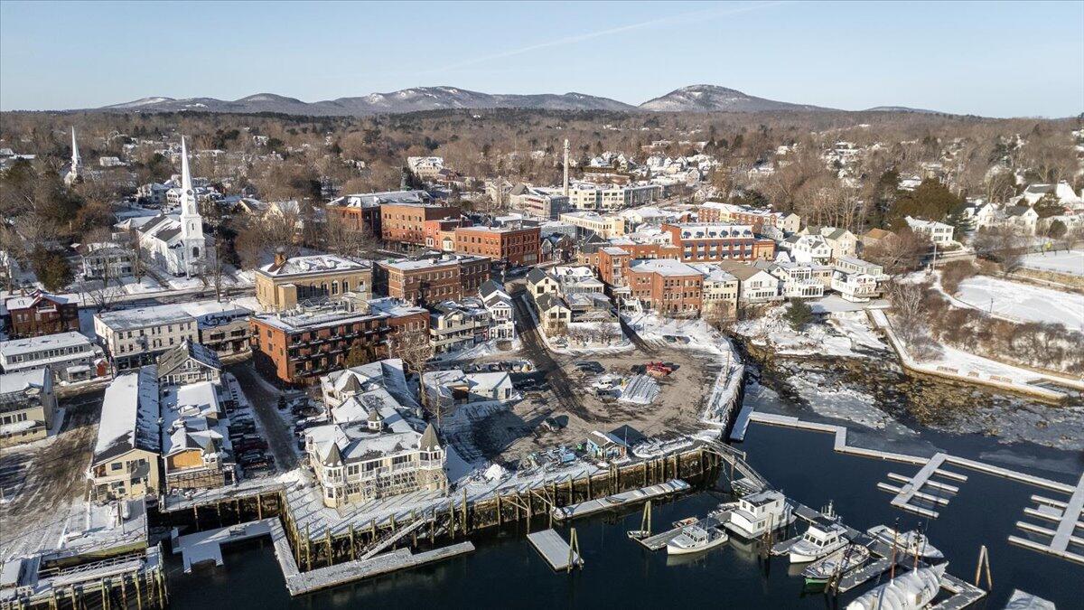 10 Mechanic Street Camden ME 04843