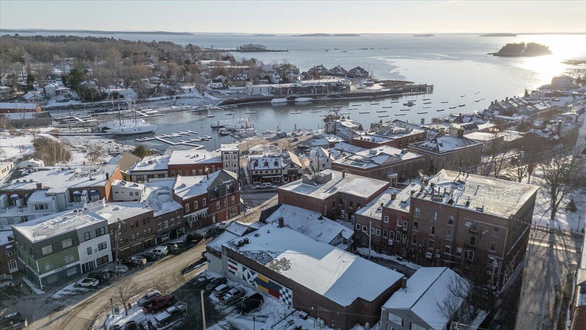 10 Mechanic Street Camden ME 04843