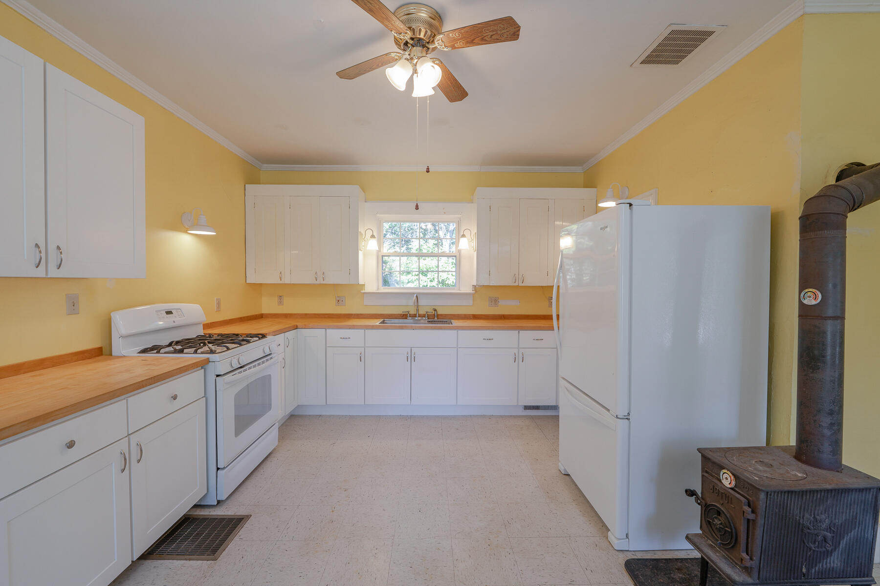 119 Main Street Whitefield ME 04353