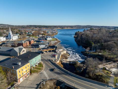 4 Colonial Way Machias ME 04654