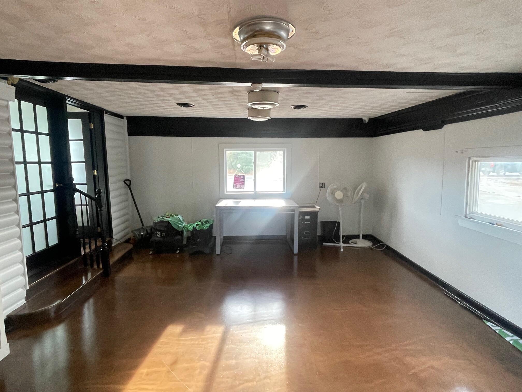 901 Main Street Oxford ME 04270
