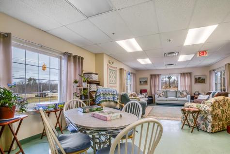 518 U.s. 1 Kittery ME 03904