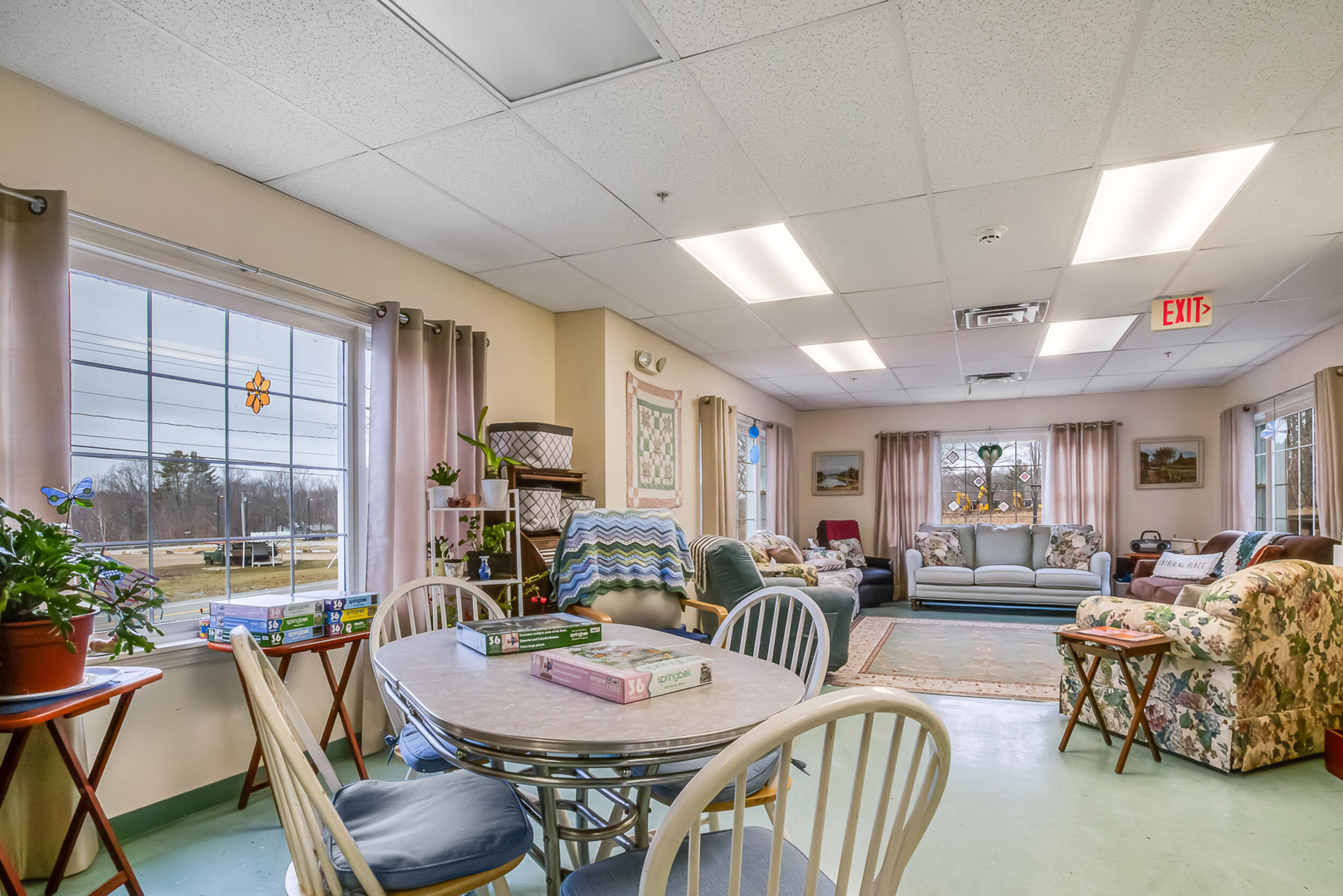 518 U.s. 1 Kittery ME 03904