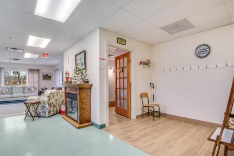 518 U.s. 1 Kittery ME 03904