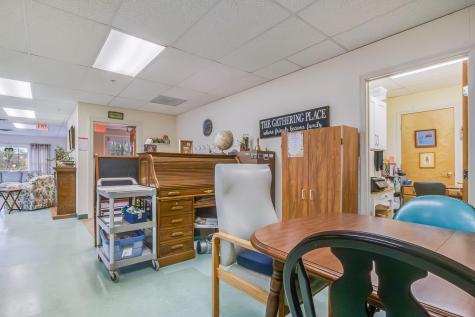 518 U.s. 1 Kittery ME 03904