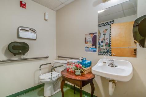 518 U.s. 1 Kittery ME 03904