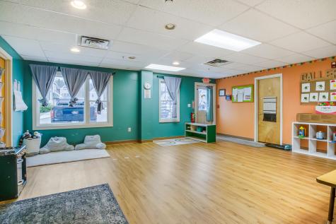 518 U.s. 1 Kittery ME 03904